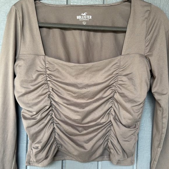 Hollister Women's Brown Ruched Top - Picture 4 of 6